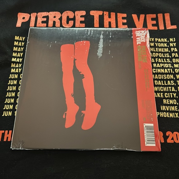 Pierce the Veil Pass the Nirvana (LIVE) Sides A & B 7” VIP Limited Edition Vinyl - Picture 2 of 9